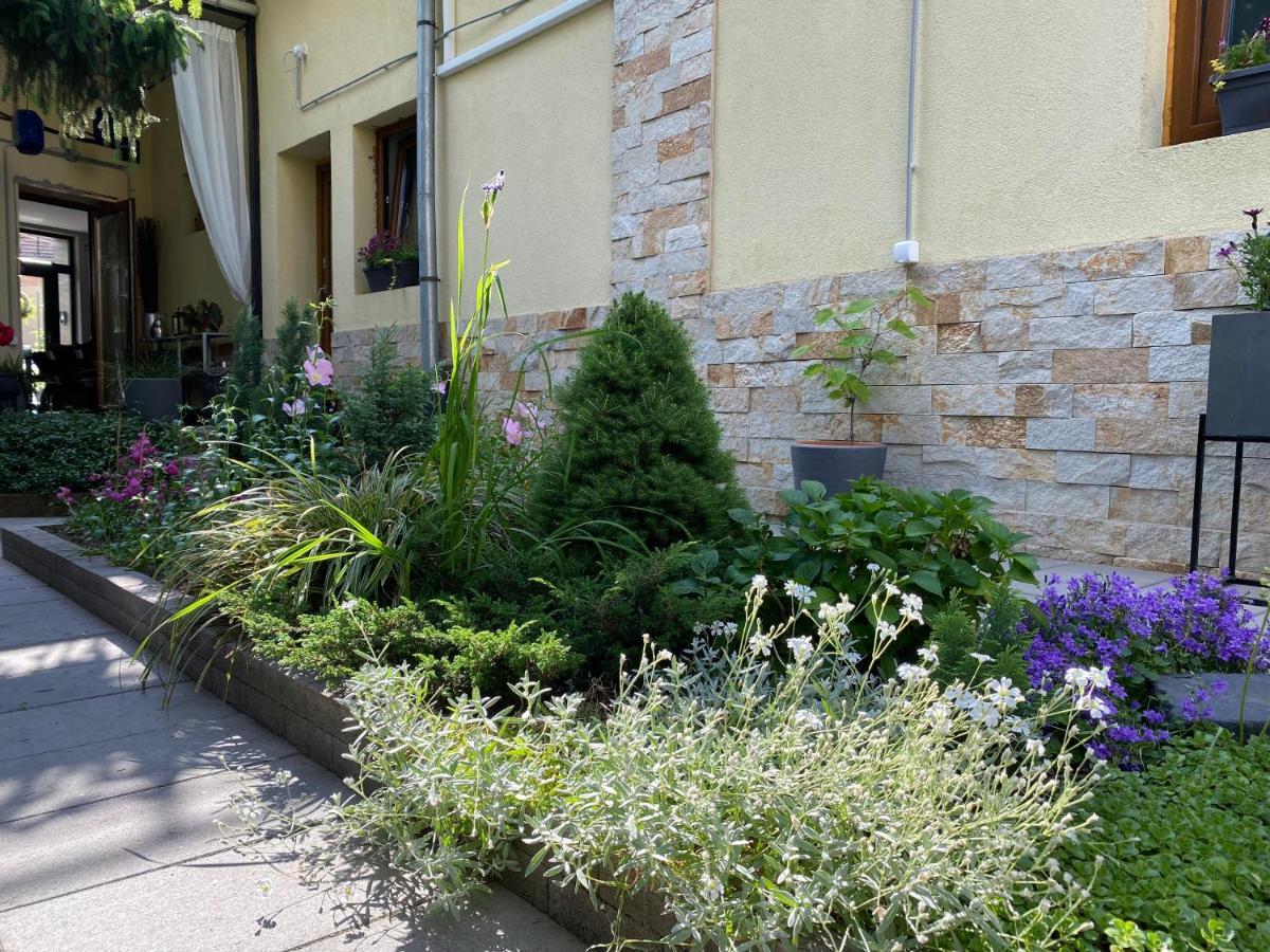 Margareta Garden Boutique Rooms 埃格尔 外观 照片